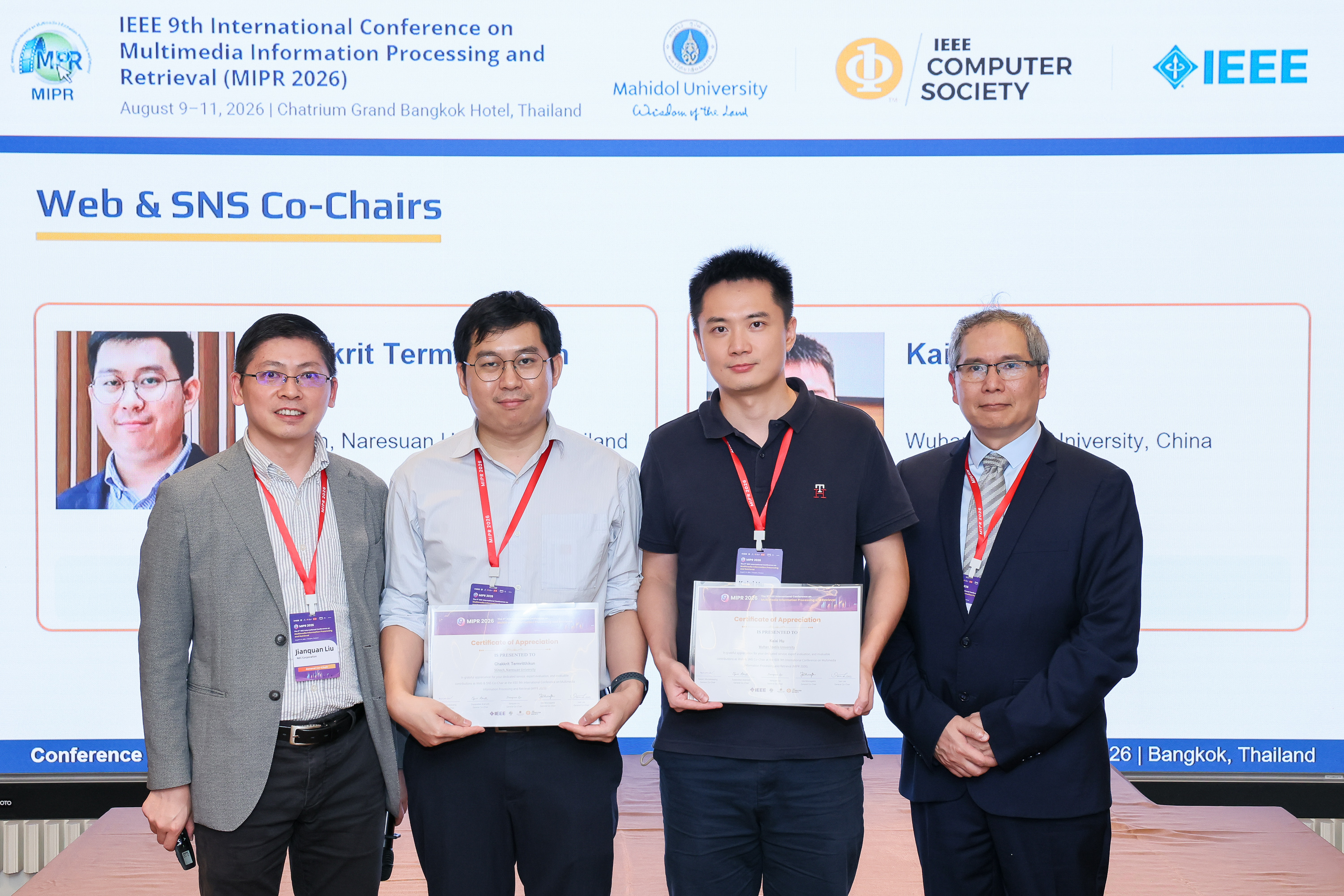 Kaixi Hu receiving the Best Service Award for serving as Web and SNS Co-Chair at IEEE MIPR 2026